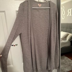 Grey lone sleeve coverup sweater